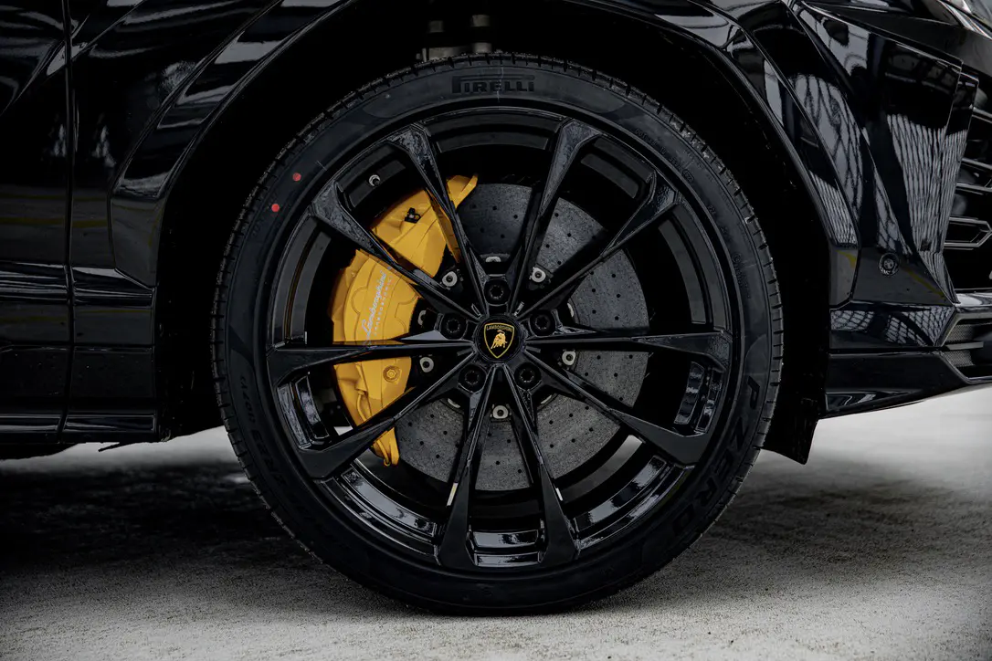 photos LAMBORGHINI URUS