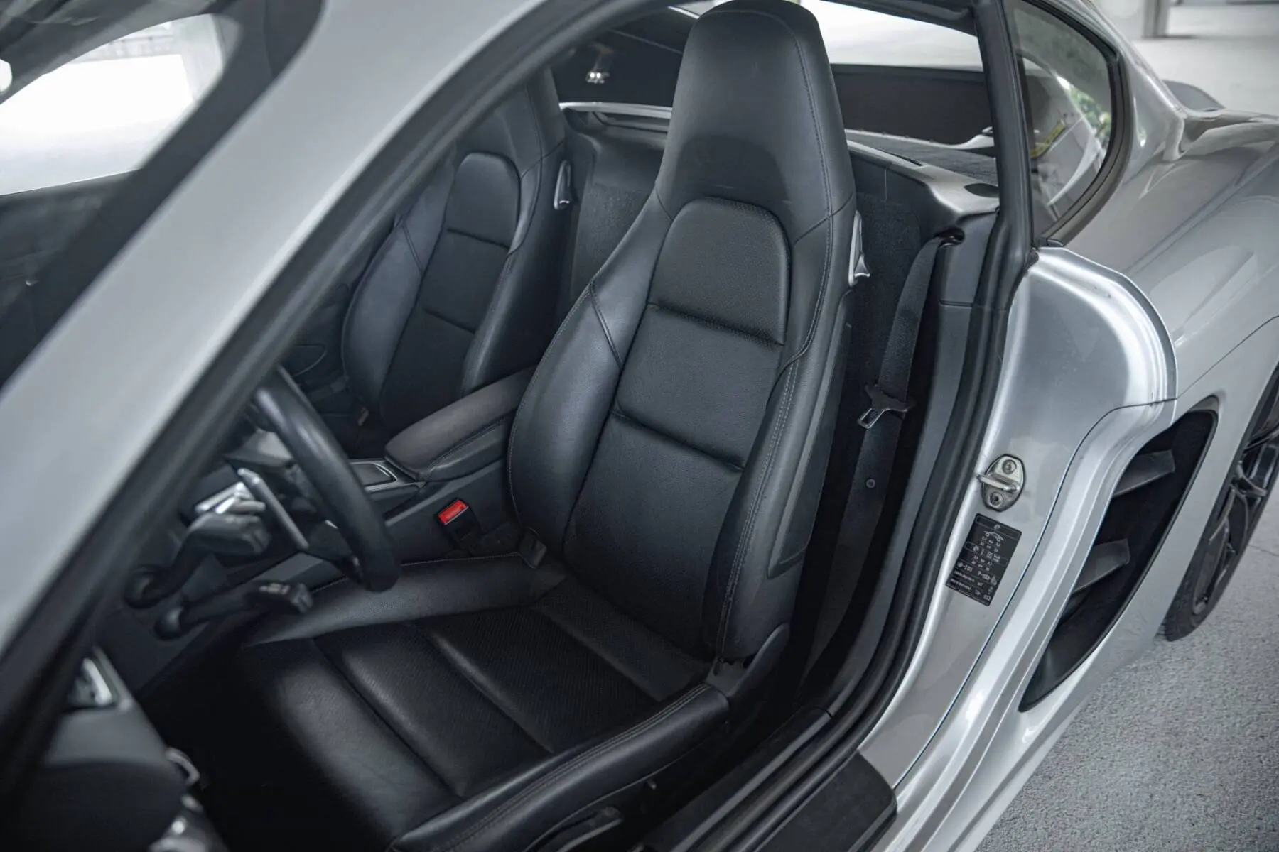 photos PORSCHE 718 CAYMAN