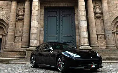 FERRARI GTC4 LUSSO T