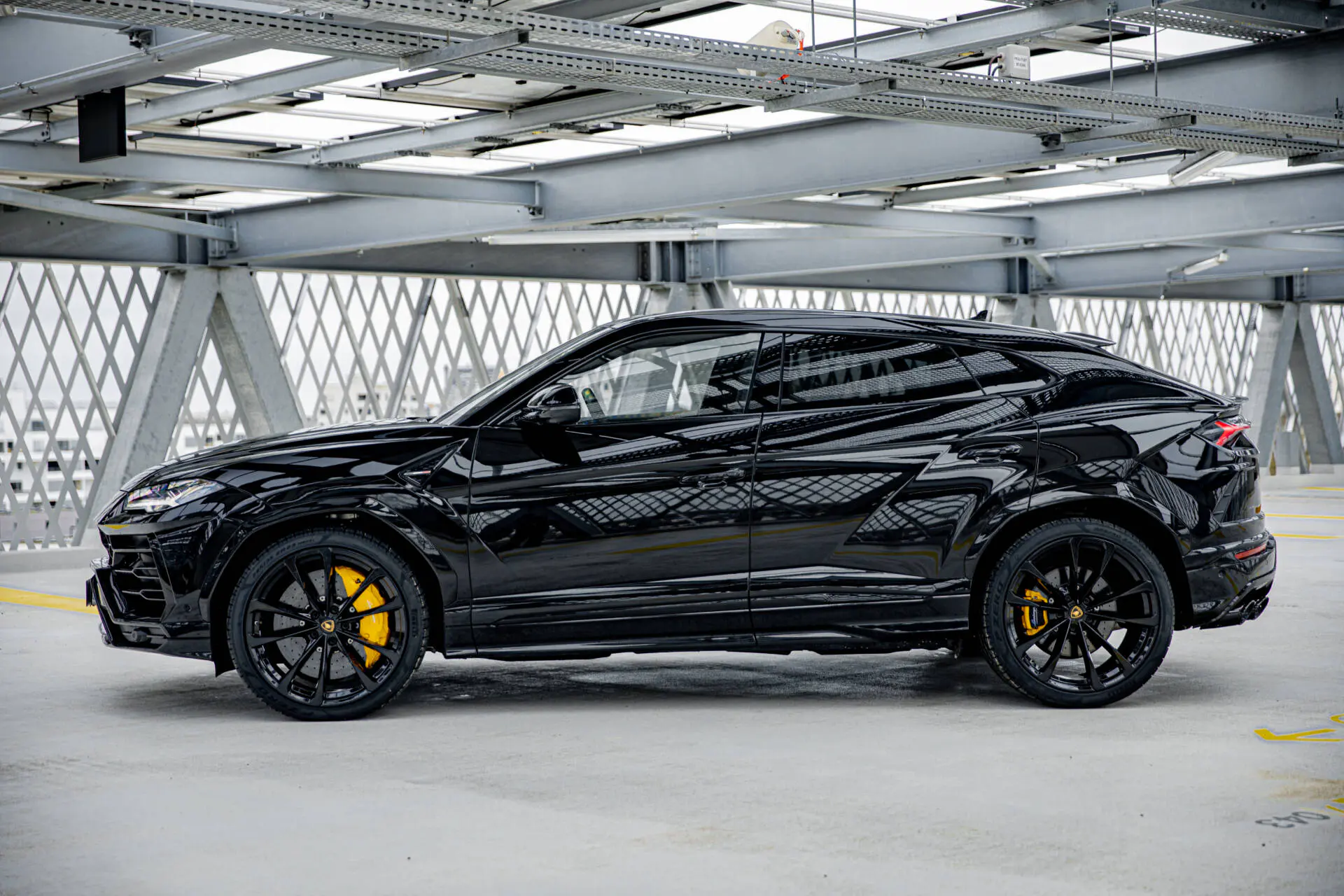 Lamborghini Urus noir brillant