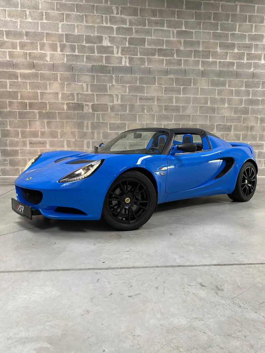 voiture de sport lotus elise 220S sport