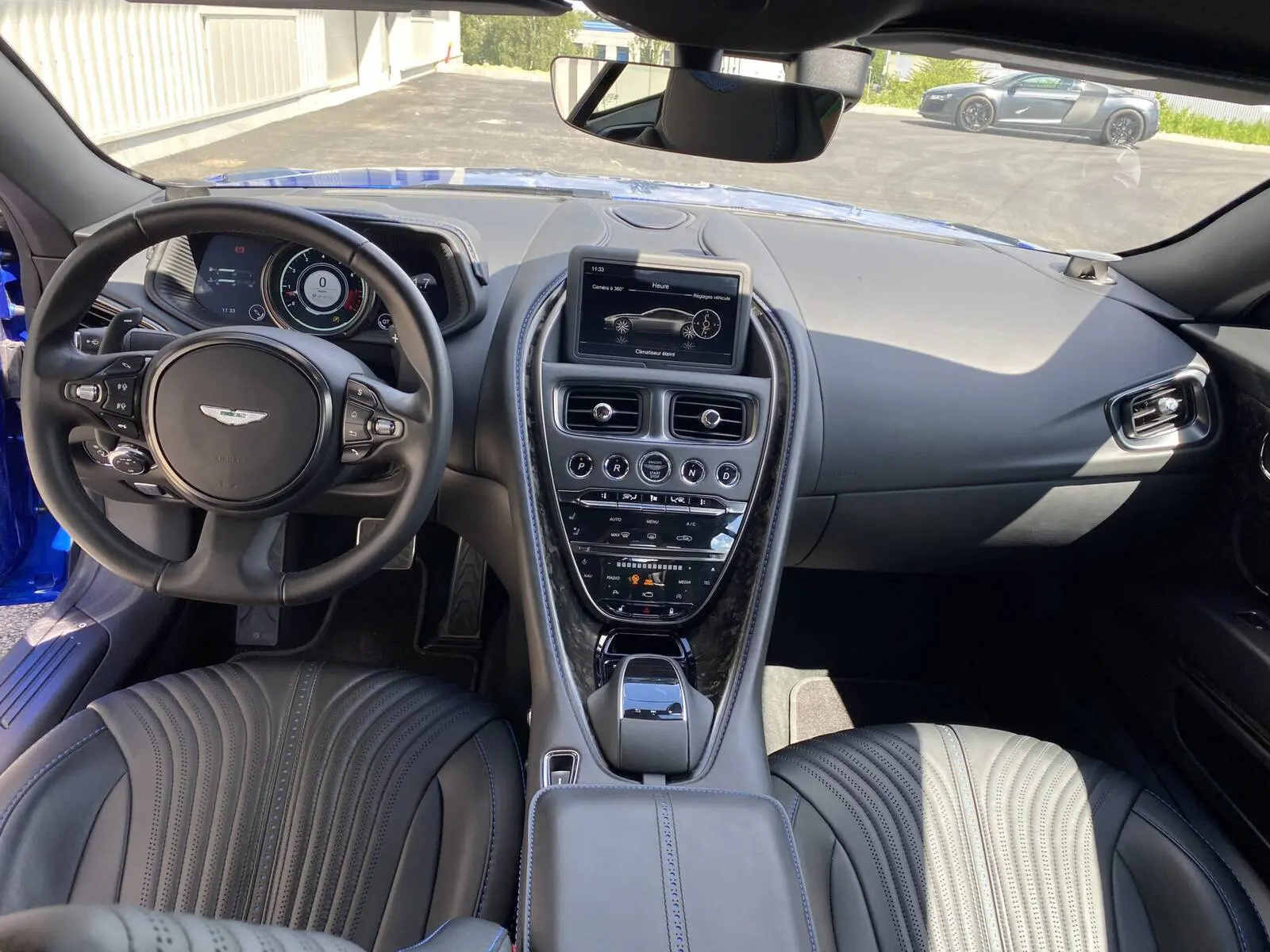 photos ASTON MARTIN DB11