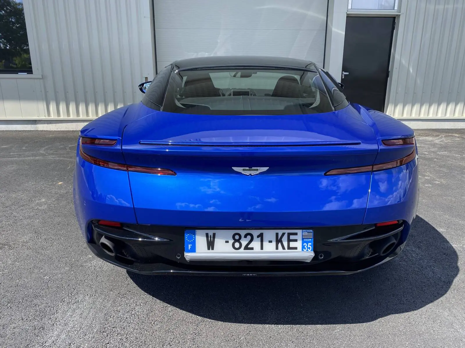 photos ASTON MARTIN DB11