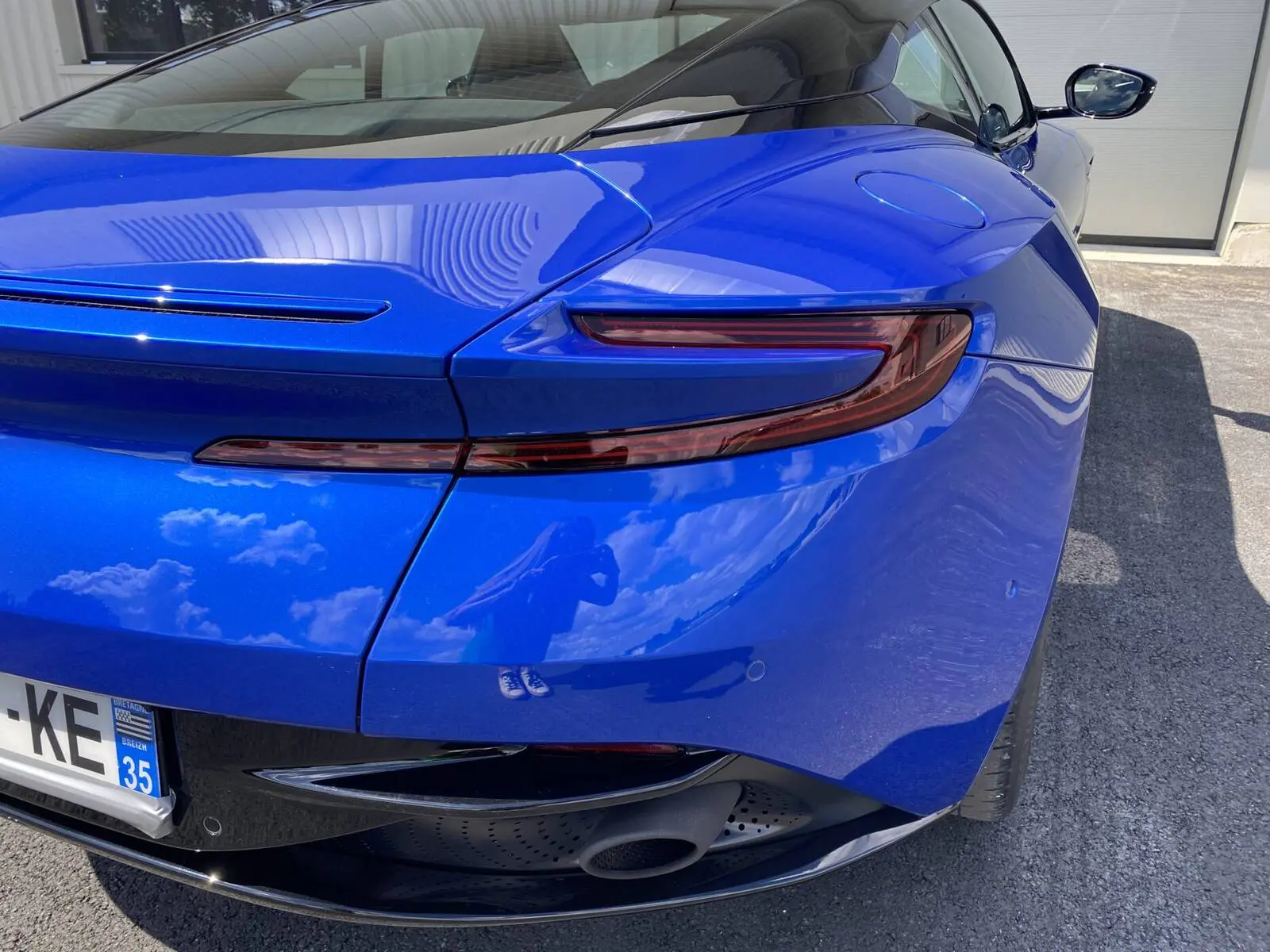 photos ASTON MARTIN DB11
