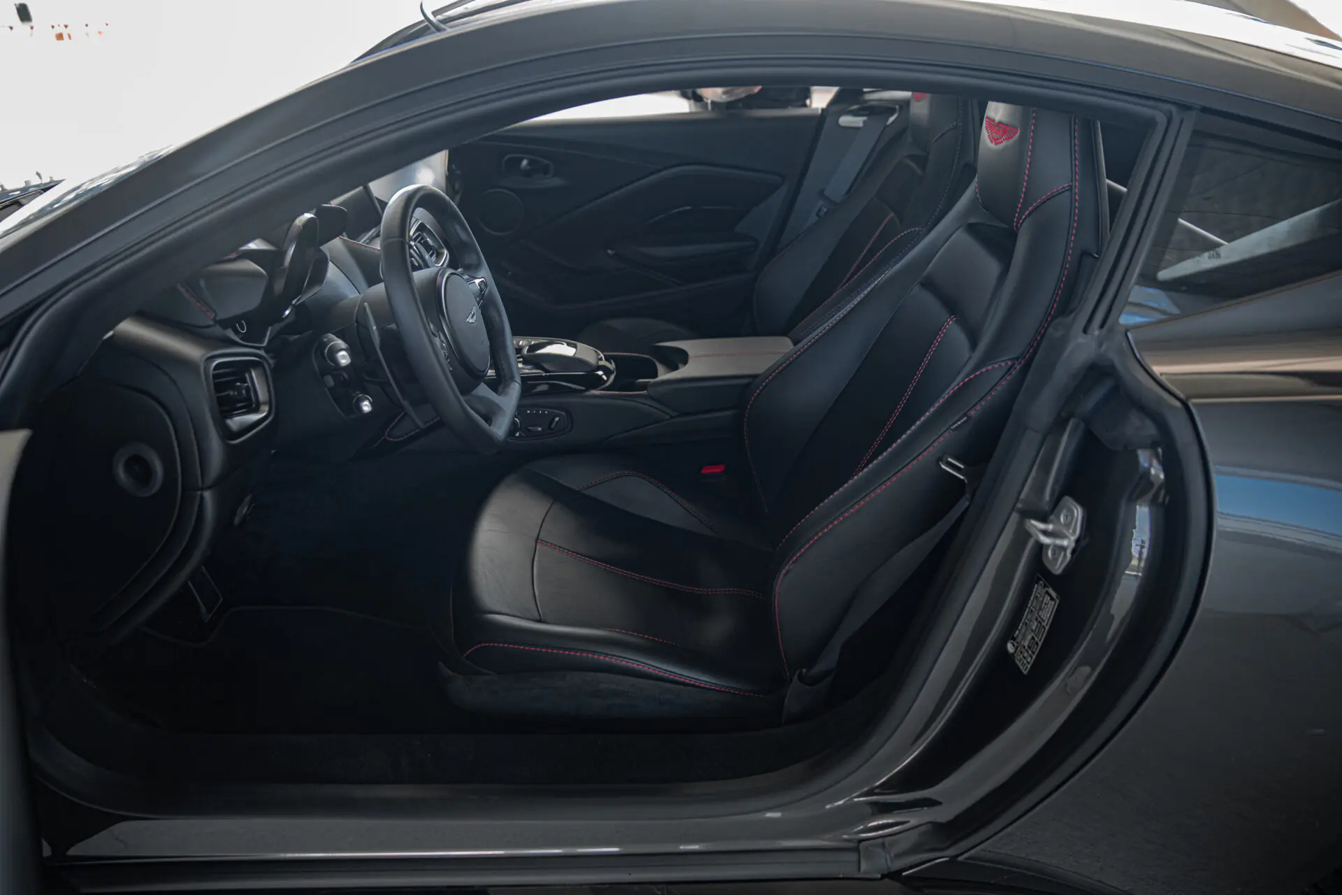 photos ASTON MARTIN VANTAGE
