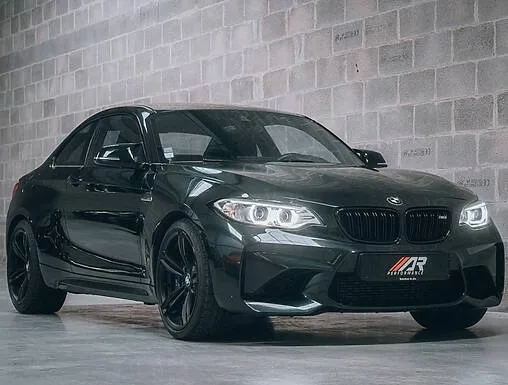 BMW M2 : Ultra polyvalente, puissante avec un look bestial, et un son envoûtant.