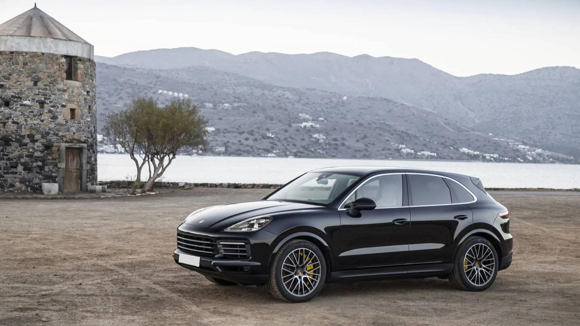 location d'un porsche cayenne s noir
