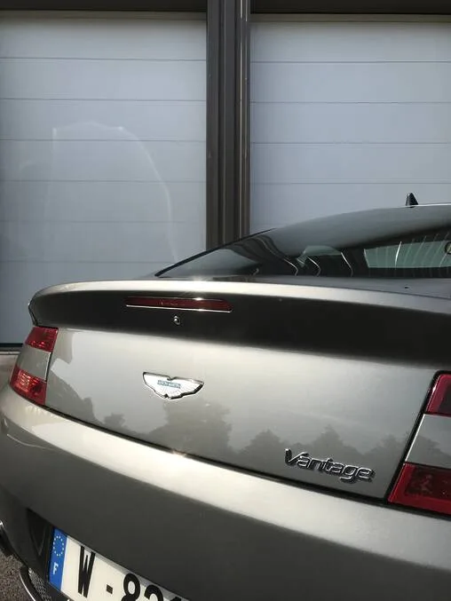 Découvrez l&rsquo;Aston Martin V8 Vantage