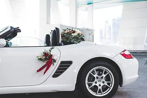 Louez une voiture de luxe, pour le plus beau jour de votre vie !
