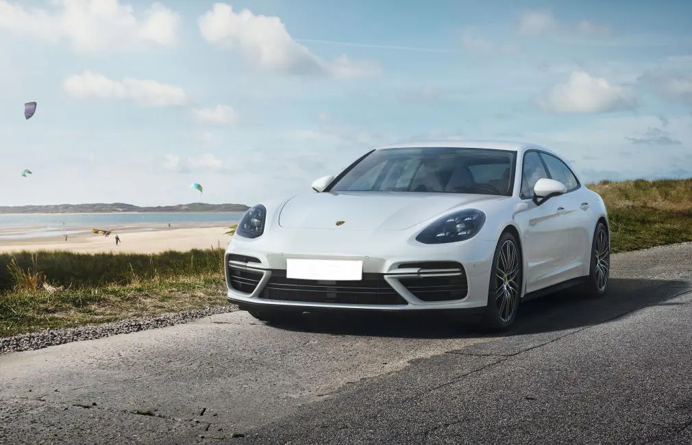 porsche-panamera-turbo-s Porsche Panamera Turbo blanche