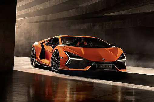 Présentation de la Nouvelle Lamborghini Revuelto, une supercar hybride révolutionnaire
