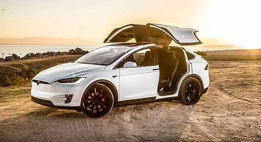 Nouvelle ère pour les voitures électriques : L&rsquo;impact des nouvelles batteries de Tesla