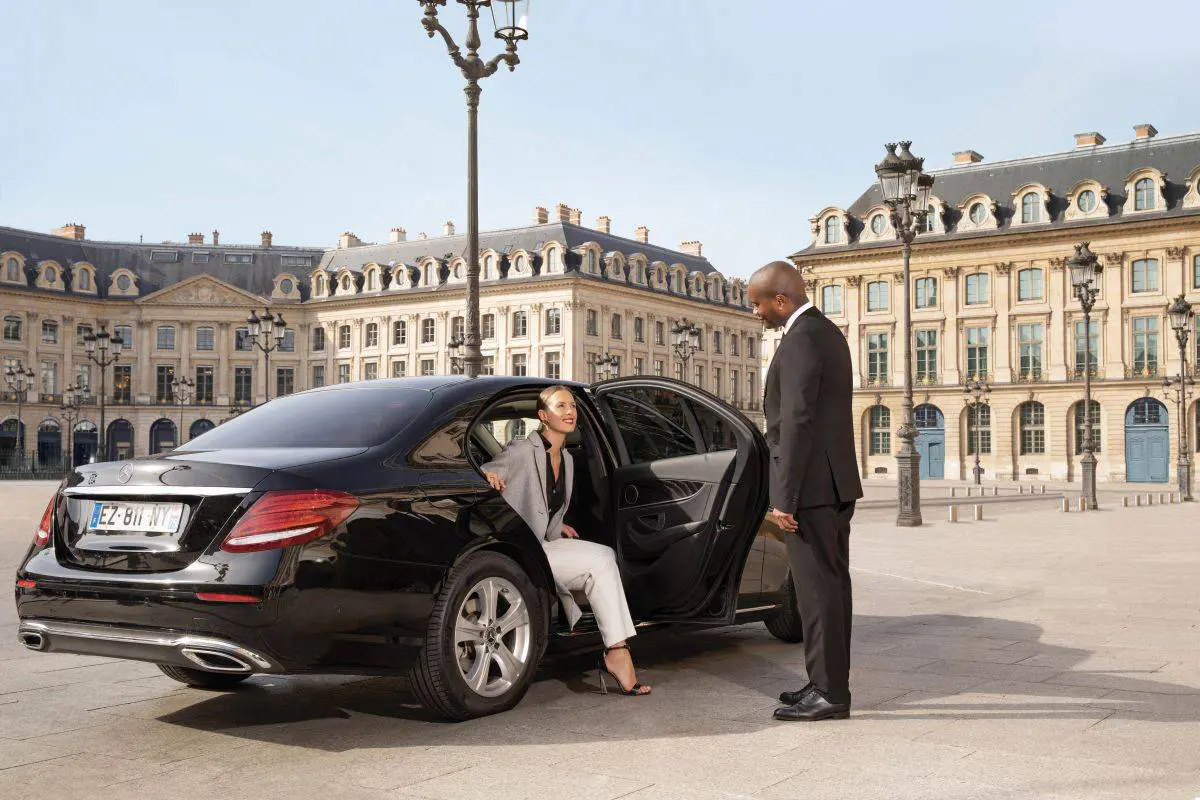 location voiture de luxe mercedes avec chauffeur