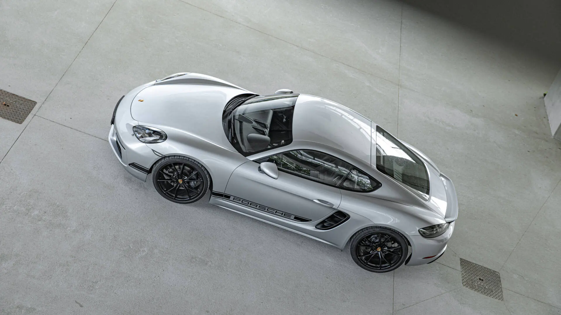 Photo d'un Porsche 718 Cayman gris