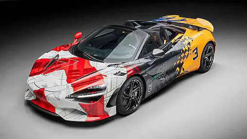 La McLaren 750S 3-7-59 célèbre la Triple Couronne du constructeur britannique