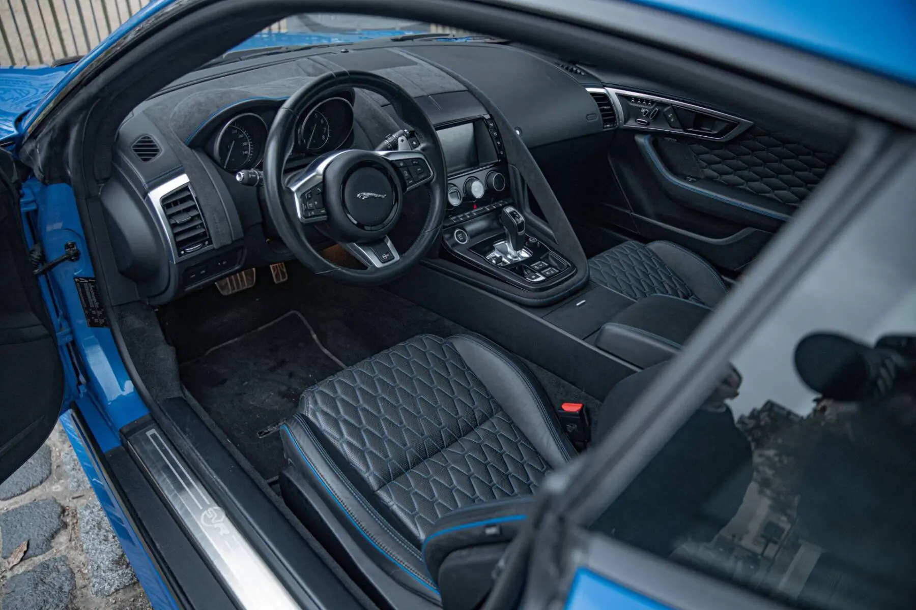 photos Jaguar F-type SVR