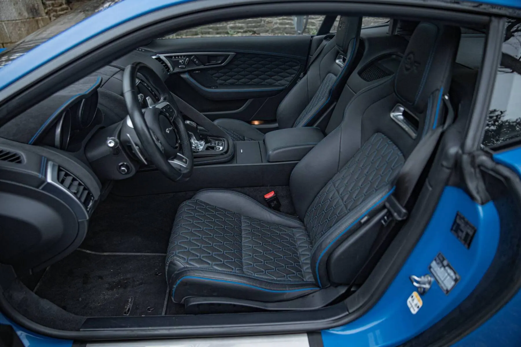 photos Jaguar F-type SVR
