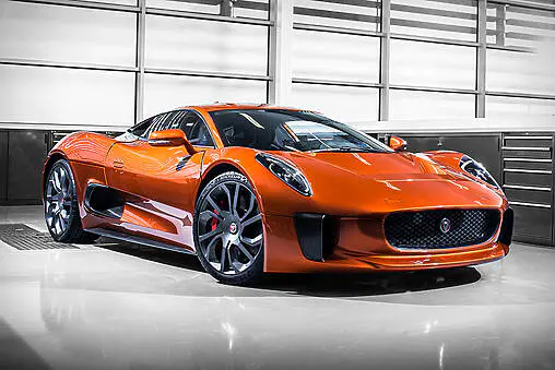 La Jaguar C-X75, la supercar emblématique de l&rsquo;agent 007, sur le point d&rsquo;être homologuée pour une utilisation routière