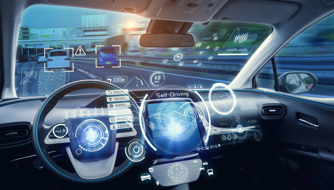 tableau de bord connecté dans voitures autonomes