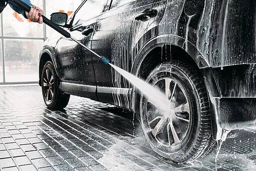 Le lavage de voiture, un geste essentiel pour son entretien