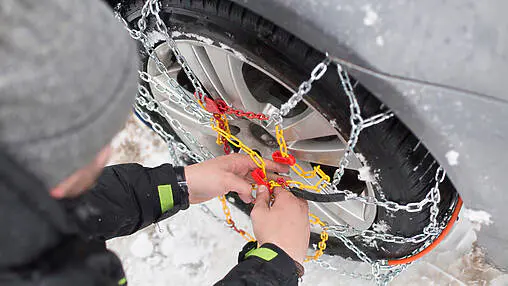 Tout savoir sur les chaînes à neige : indispensables pour affronter l&rsquo;hiver en toute sécurité