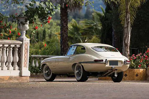 La légende automobile, la Jaguar Type E