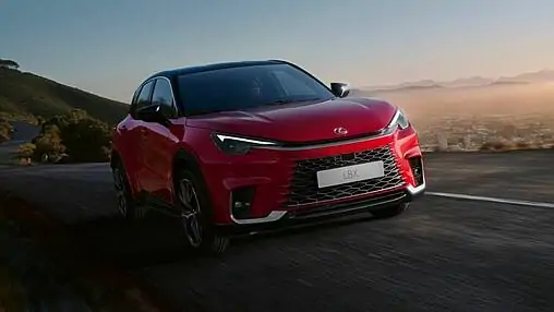 Lexus LBX : Caractéristiques dimensions et espace de chargement du crossover hybride