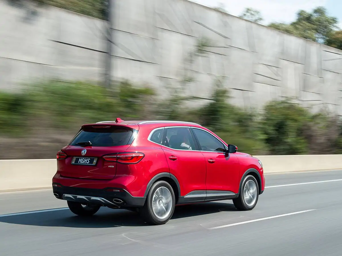 découvrez notre guide complet de comparaison entre le mg hs et le toyota rav4. analysez les performances, le confort, les technologies et le rapport qualité-prix de ces deux suv afin de faire le meilleur choix pour vos besoins automobilistes.