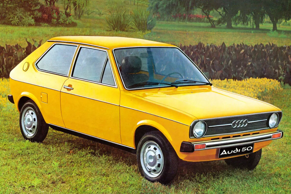 découvrez notre essai complet de l'audi 50, une voiture compacte alliant performance, confort et design élégant. explorez ses caractéristiques techniques, son comportement sur la route et pourquoi elle est un choix idéal pour les conducteurs modernes.