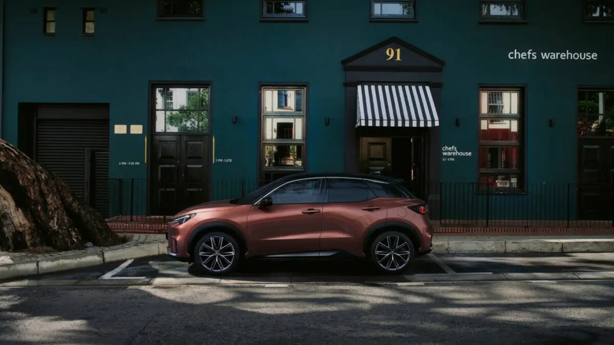 découvrez le lexus lbx, un mélange parfait de luxe et de fonctionnalité. explorez ses caractéristiques innovantes et appréciez l'espace généreux qu'il offre, alliant confort et performance pour une expérience de conduite inégalée.