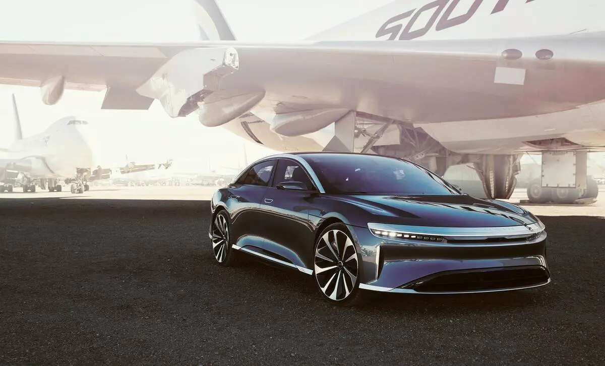 découvrez la lucid air hypercar blindée, une merveille d'ingénierie alliant performance exceptionnelle et sécurité optimale. avec son design futuriste et ses technologies avancées, cette hypercar redéfinit le luxe et la protection sur la route.
