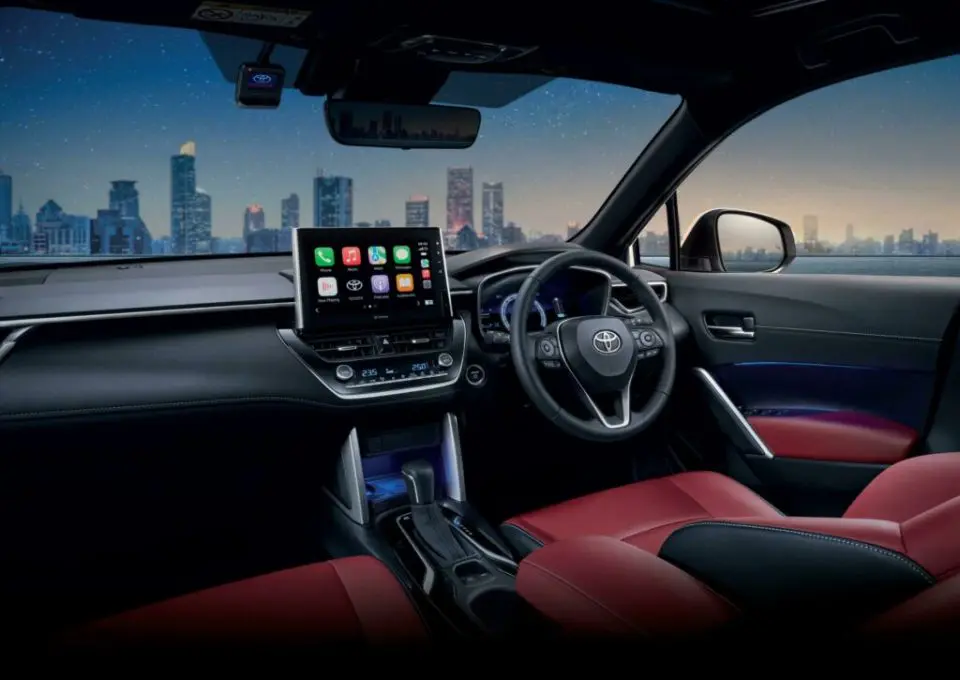 découvrez le restylage de la toyota corolla cross, alliant élégance et modernité. explorez ses nouvelles caractéristiques, son design amélioré et ses technologies de pointe qui rehaussent l'expérience de conduite. un suv au style affûté et aux performances optimisées pour répondre à tous vos besoins.
