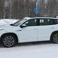 découvrez le vw tayron, le futur successeur du tiguan allspace 2025. explorez ses caractéristiques innovantes, son design moderne et ses performances impressionnantes qui feront de ce suv une référence sur le marché.