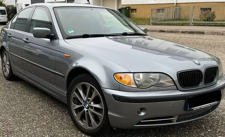 découvrez la bmw 330i e46, un modèle qui allie performance et sécurité. avec son design élégant et ses technologies avancées, cette voiture est conçue pour offrir une conduite agréable tout en garantissant la protection de ses occupants. idéale pour les passionnés de conduite recherchant fiabilité et confort.