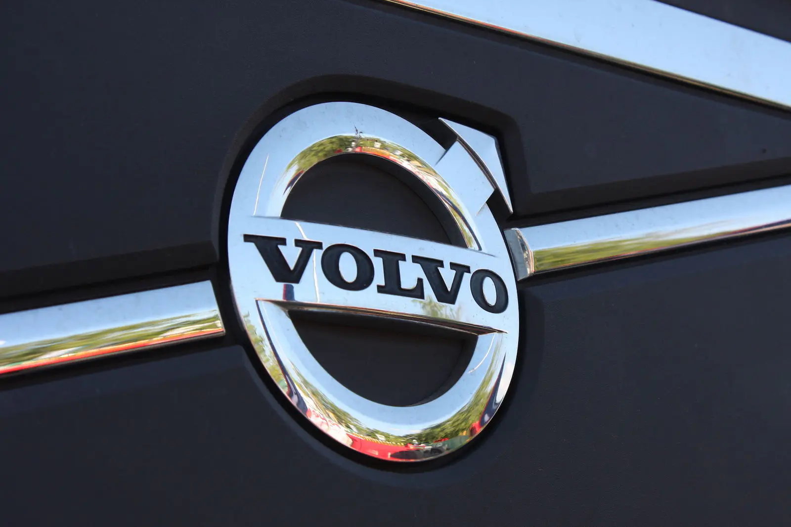 découvrez la nouvelle volvo es90 2025, un suv élégant alliant performance, technologie avancée et sécurité inégalée. explorez son design raffiné, ses fonctionnalités innovantes et son confort exceptionnel pour une expérience de conduite inoubliable.
