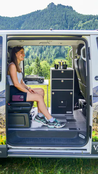 découvrez le camping-car idéal hyundai, alliant confort, performance et technologie. profitez de vos voyages en toute sérénité grâce à un véhicule spacieux et adapté à vos besoins. explorez de nouveaux horizons avec hyundai!
