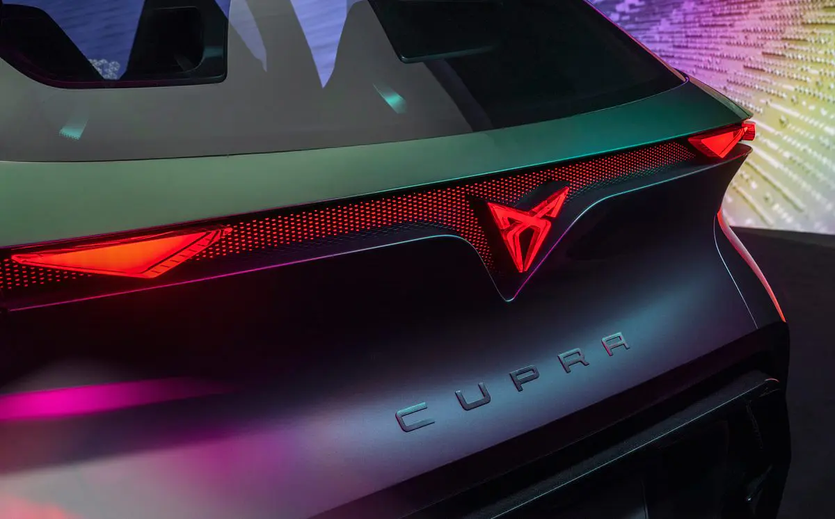 découvrez la cupra terramar, le suv dynamique alliant performance, élégance et technologie de pointe. explorez son design audacieux et ses caractéristiques innovantes pour une expérience de conduite inégalée.