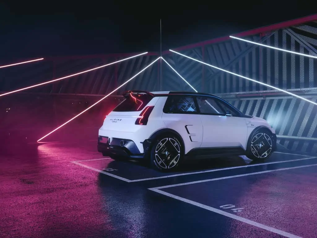 découvrez la nouvelle alpine électrique, alliant performance et écologie. avec son design sportif et ses technologies innovantes, elle offre une expérience de conduite inédite tout en préservant l'environnement. ne manquez pas l'occasion de vivre la révolution automobile !