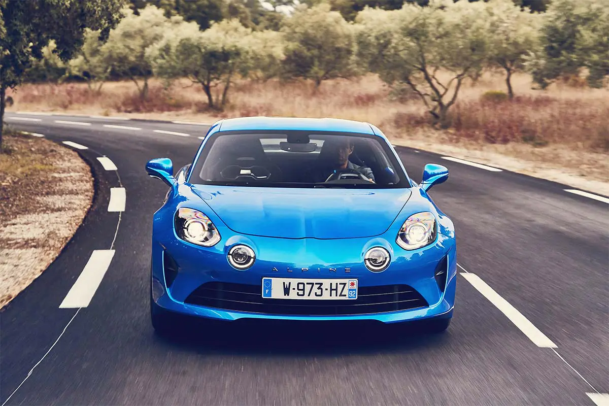 découvrez la nouvelle alpine électrique, un véhicule alliant performance, élégance et respect de l'environnement. profitez d'une expérience de conduite inédite avec des technologies de pointe et un design séduisant, tout en contribuant à un avenir plus durable.