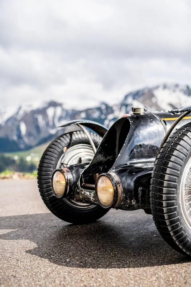 découvrez comment bugatti a captivé le public lors de pebble beach 2024 en remportant le prix du meilleur spectacle. un événement incontournable pour les passionnés d'automobiles qui célèbrent l'excellence et l'innovation.