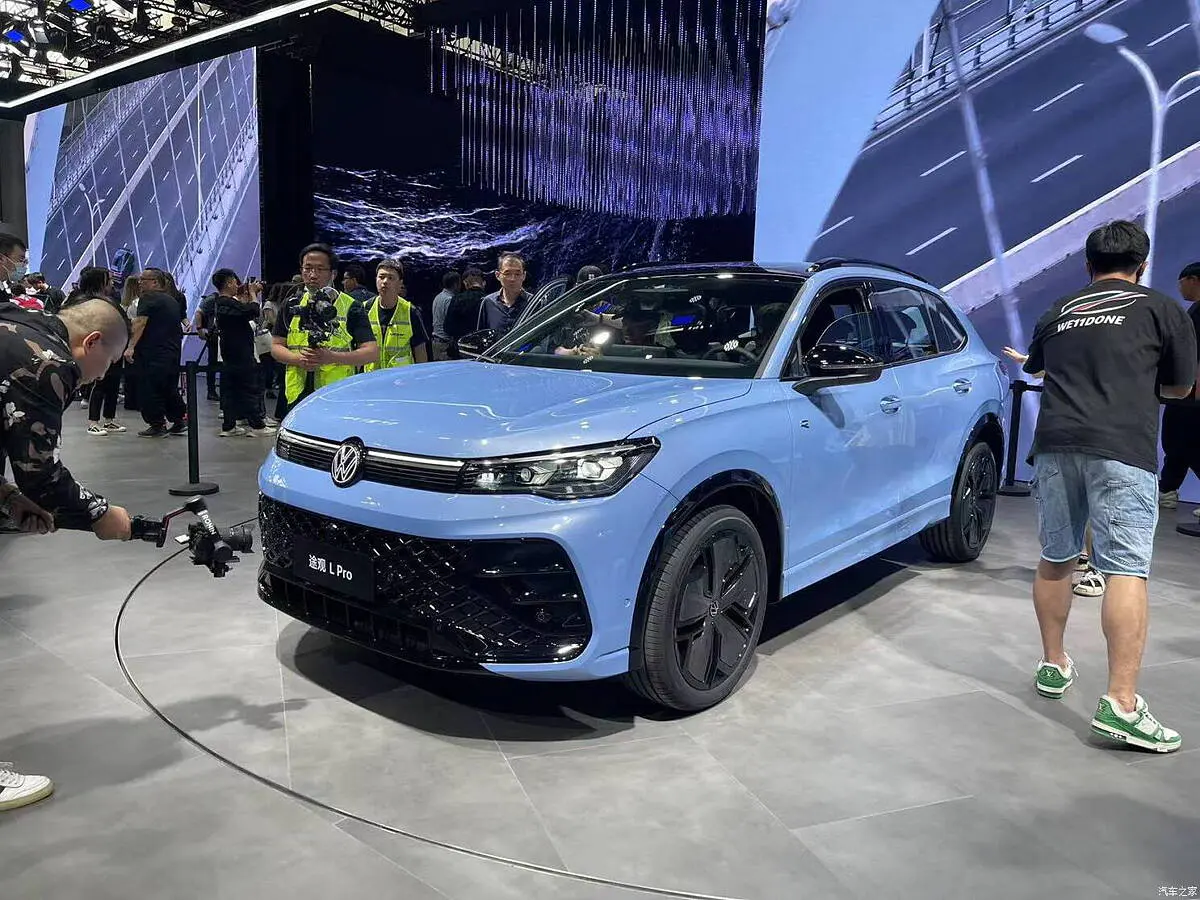découvrez la vw passat pro, un modèle innovant conçu spécifiquement pour le marché chinois. alliant performance, confort et technologie avancée, cette berline répond aux attentes des conducteurs modernes. explorez ses caractéristiques uniques et préparez-vous à vivre une expérience de conduite exceptionnelle.