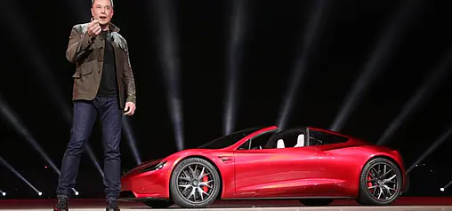 Au-delà des Robotaxis : L&rsquo;avenir des Tesla, du Model 2 au Roadster