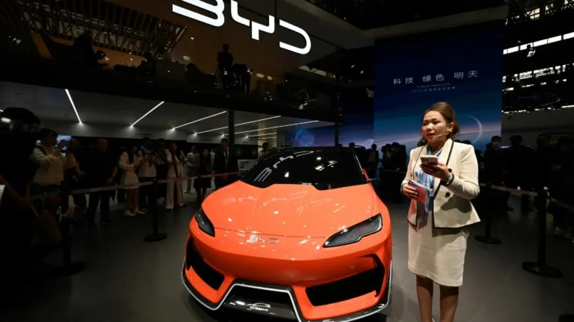 découvrez comment le défi chinois transforme l'industrie automobile occidentale, avec des innovations technologiques, une compétitivité accrue et des enjeux économiques majeurs. explorez les implications de cette dynamique sur les marques traditionnelles et l'avenir de la mobilité.