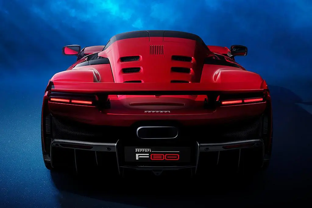 découvrez la ferrari f80 futur, une supercar qui incarne l'innovation et la performance. avec des lignes audacieuses et une technologie de pointe, la f80 promet des sensations de conduite inégalées, alliant puissance et luxe dans un design révolutionnaire.