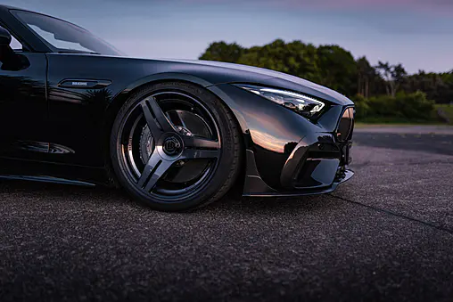 Rocket GTS : Brabus présente une SL Shooting Brake en fibre de carbone