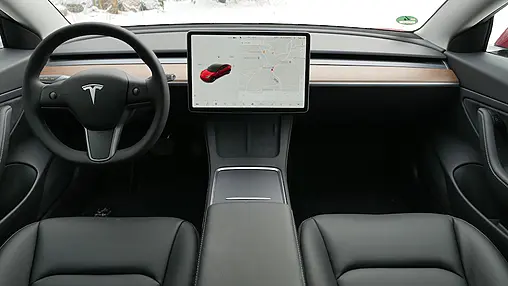 Une nouvelle Tesla Model 3 intrigante aperçue – vidéo en exclusivité