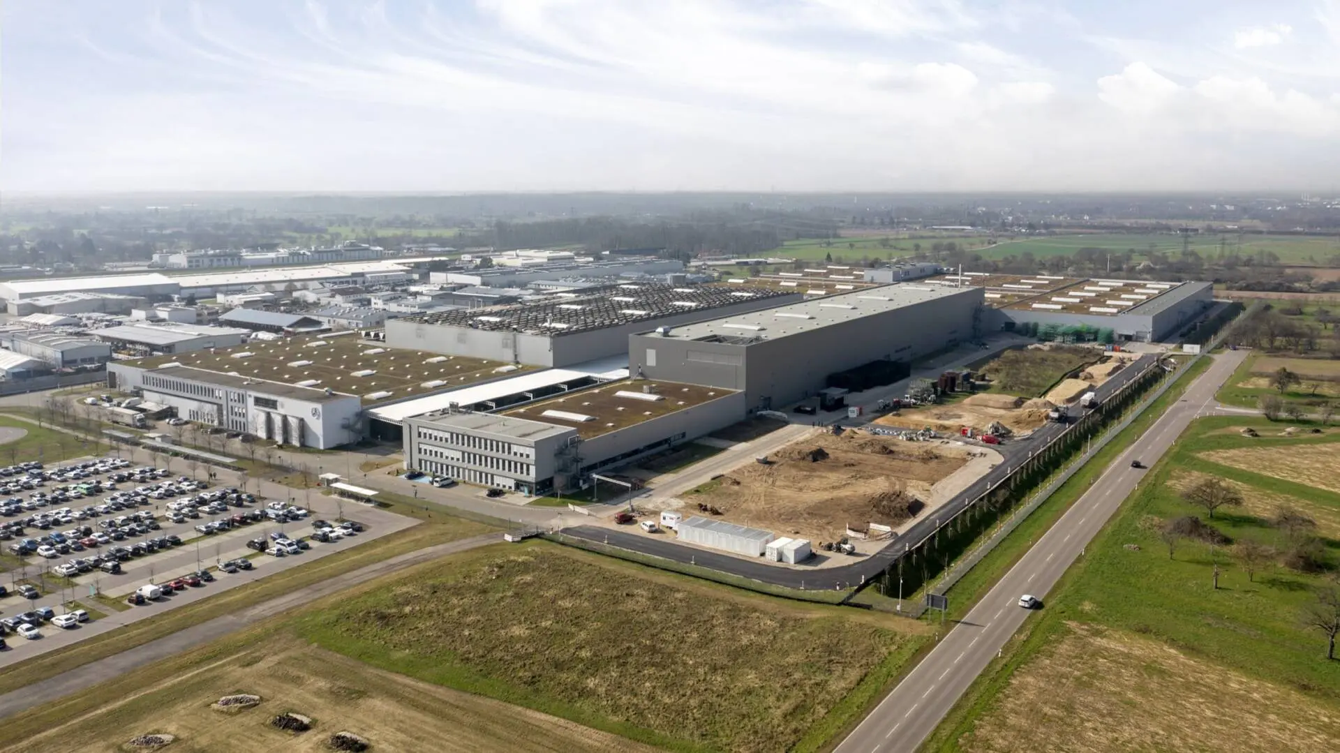 découvrez notre usine de recyclage dédiée aux batteries mercedes, où nous transformons les déchets en ressources précieuses. engagez-vous pour un avenir durable en choisissant le recyclage responsable des batteries automobiles. ensemble, préservons notre planète.