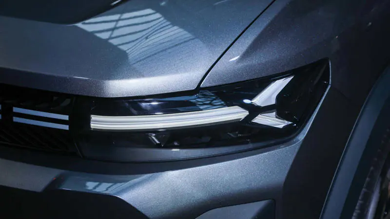 découvrez le dacia bigster 2025, un suv au design audacieux et au moteur puissant, alliant performances impressionnantes et confort optimal pour toutes vos aventures. préparez-vous à redéfinir vos déplacements avec ce modèle innovant qui promet une expérience de conduite inégalée.