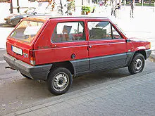 découvrez le fiat panda fastback, un compact dynamique alliant style moderne et praticité. avec son design aérodynamique et ses fonctionnalités innovantes, le fiat panda fastback est idéal pour la ville et les escapades. profitez d'une expérience de conduite unique, tout en bénéficiant d'un espace optimisé pour vos aventures quotidiennes.