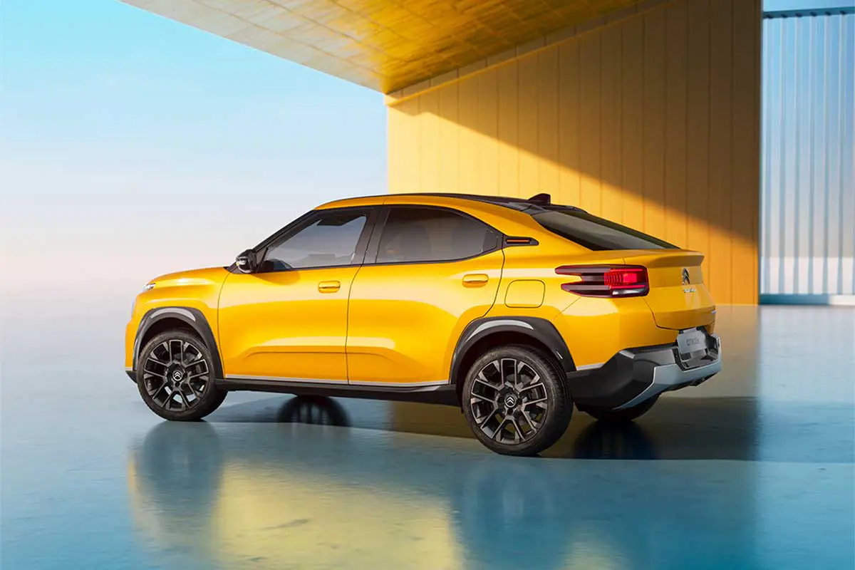 découvrez la fiat panda fastback : un mélange parfait de style, de praticité et d'innovation. avec son design élégant et ses performances dynamiques, cette voiture compacte est idéale pour la vie urbaine. profitez d'un confort optimal et d'une conduite agile qui rendra chaque trajet plaisant.